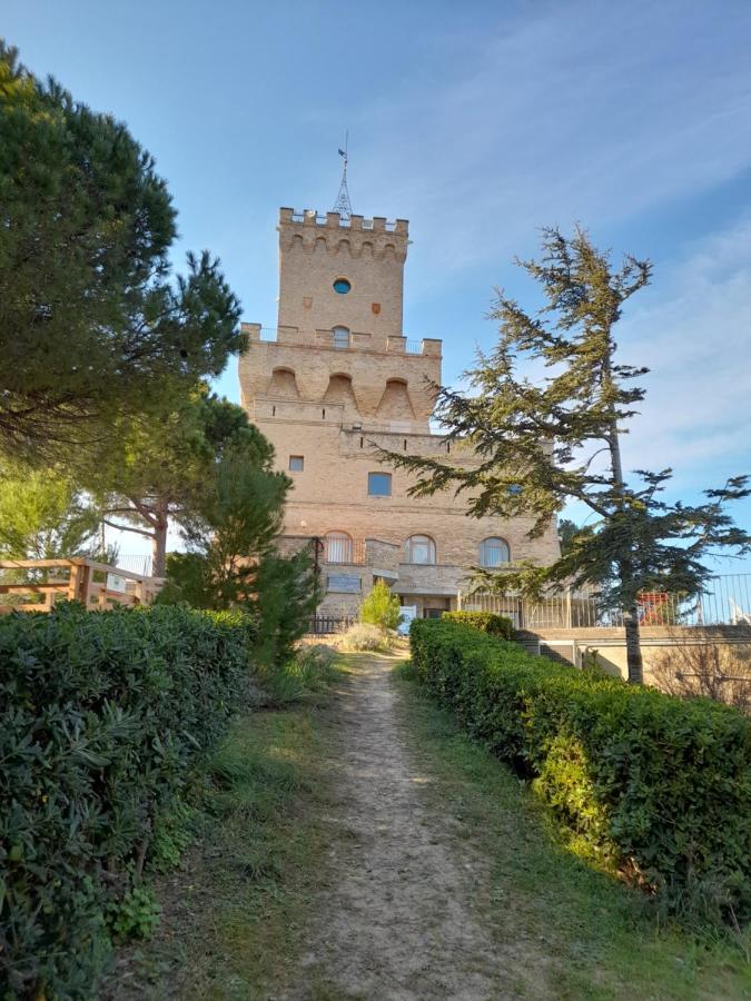 Bouganville Casa Vacanza Ambiente Climatizzato Con Wi Fi Pineto Extérieur photo