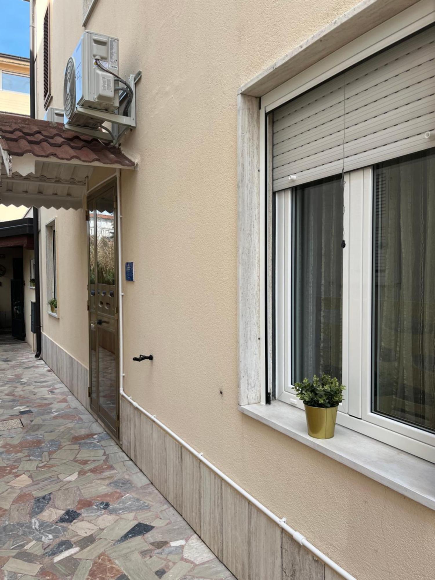 Bouganville Casa Vacanza Ambiente Climatizzato Con Wi Fi Pineto Extérieur photo