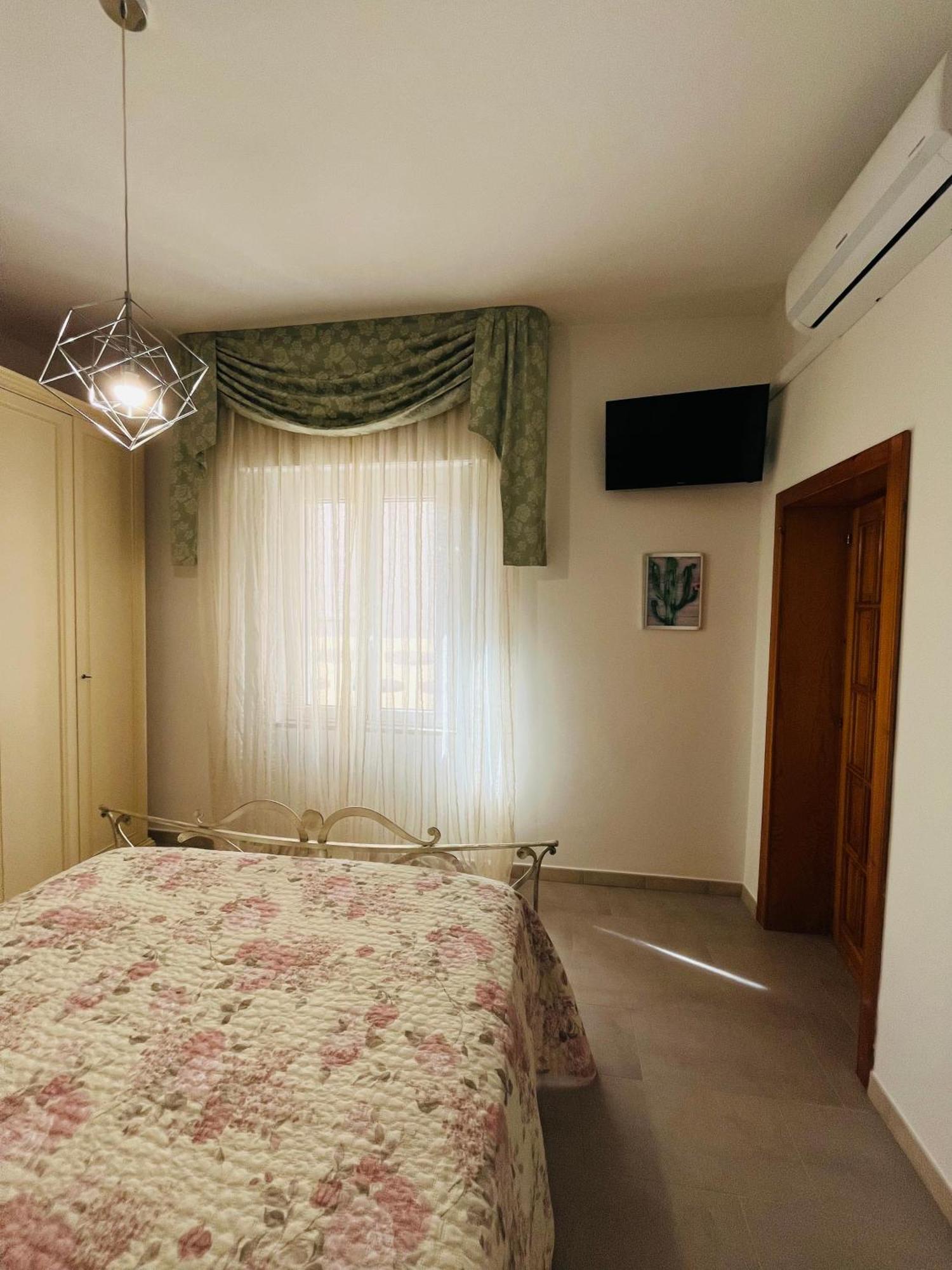 Bouganville Casa Vacanza Ambiente Climatizzato Con Wi Fi Pineto Extérieur photo
